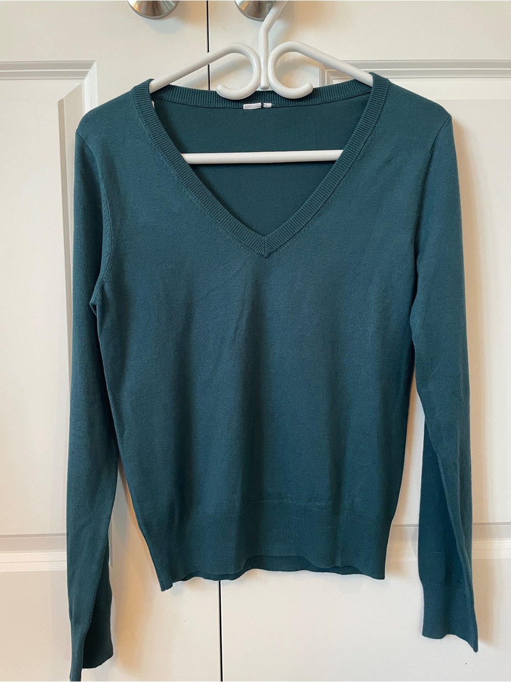twik Women's V-Neck Sweater in Teal Green